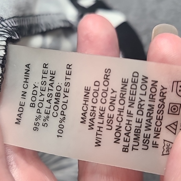 Vince Camuto Asymmetrical Sleeveless Blouse Black and White - Picture 5 of 7